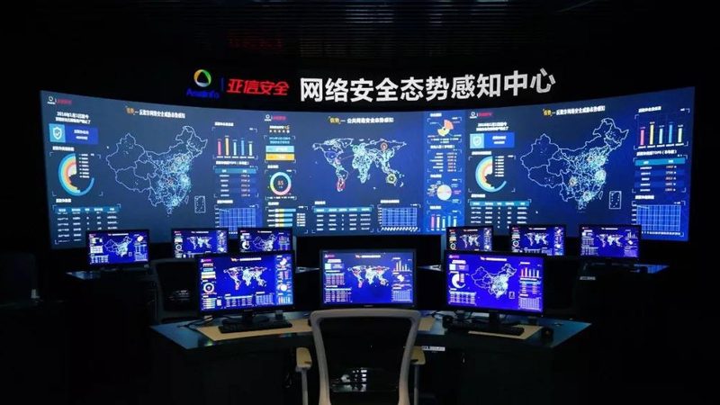 云服务器与物理机：性能参数对比解析